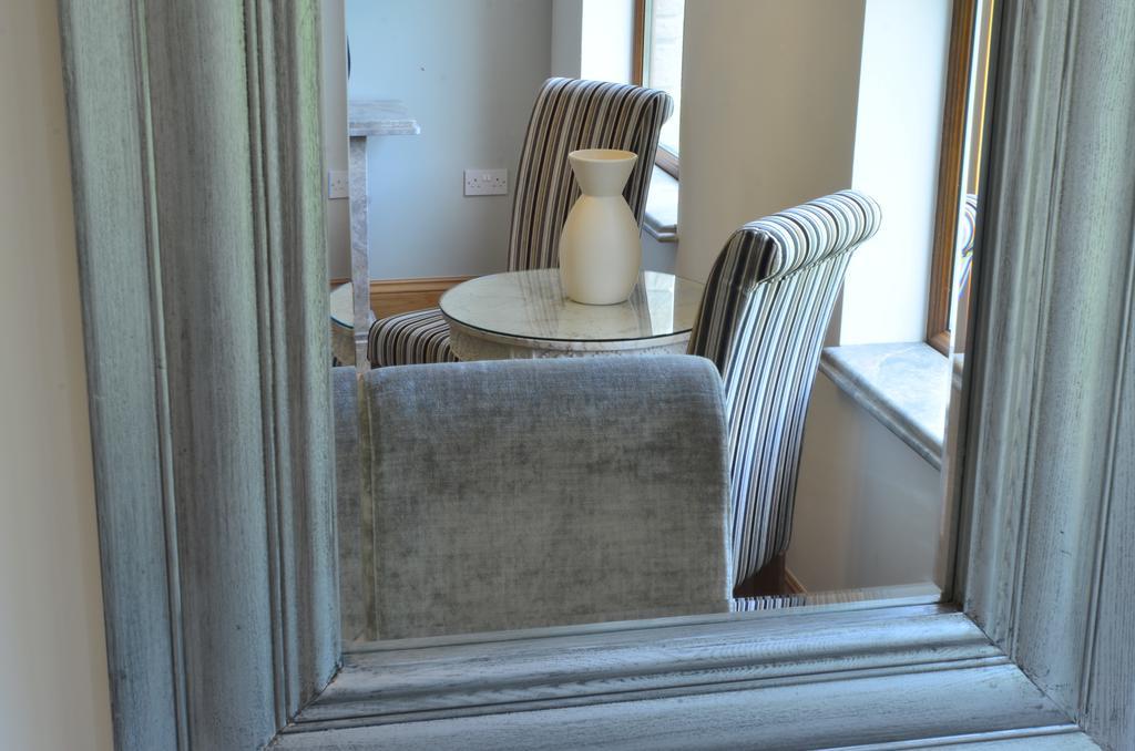 Llwyn Helyg Country House Guest House Carmarthen Ruang foto