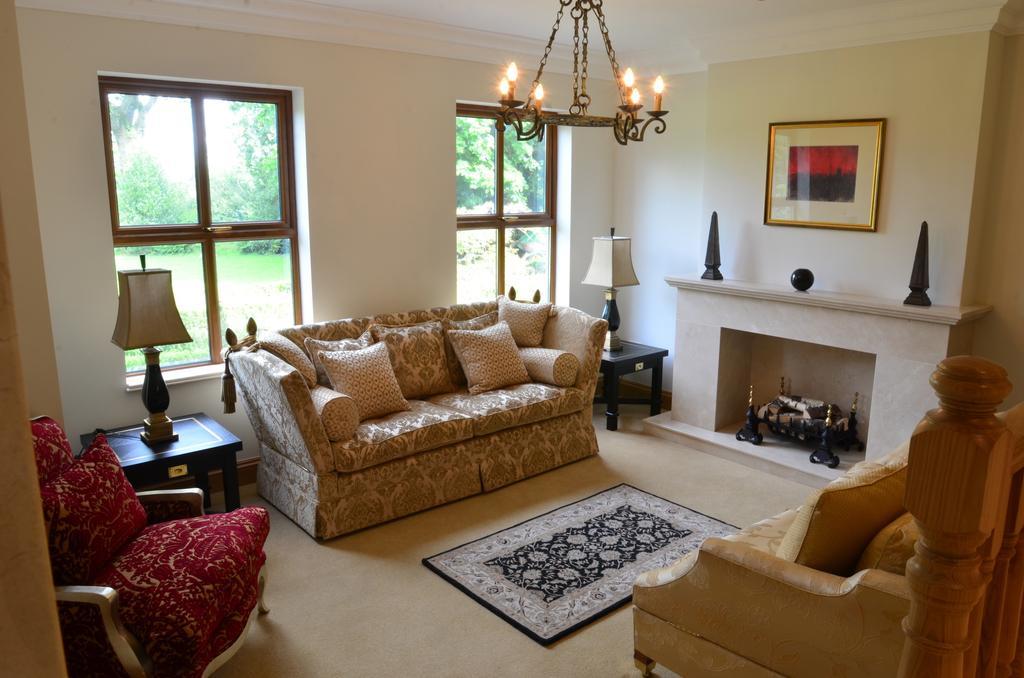 Llwyn Helyg Country House Guest House Carmarthen Bagian luar foto
